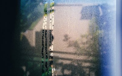 Dlaczego moje okna „parują” czyli o skraplaniu się pary wodnej na szybach